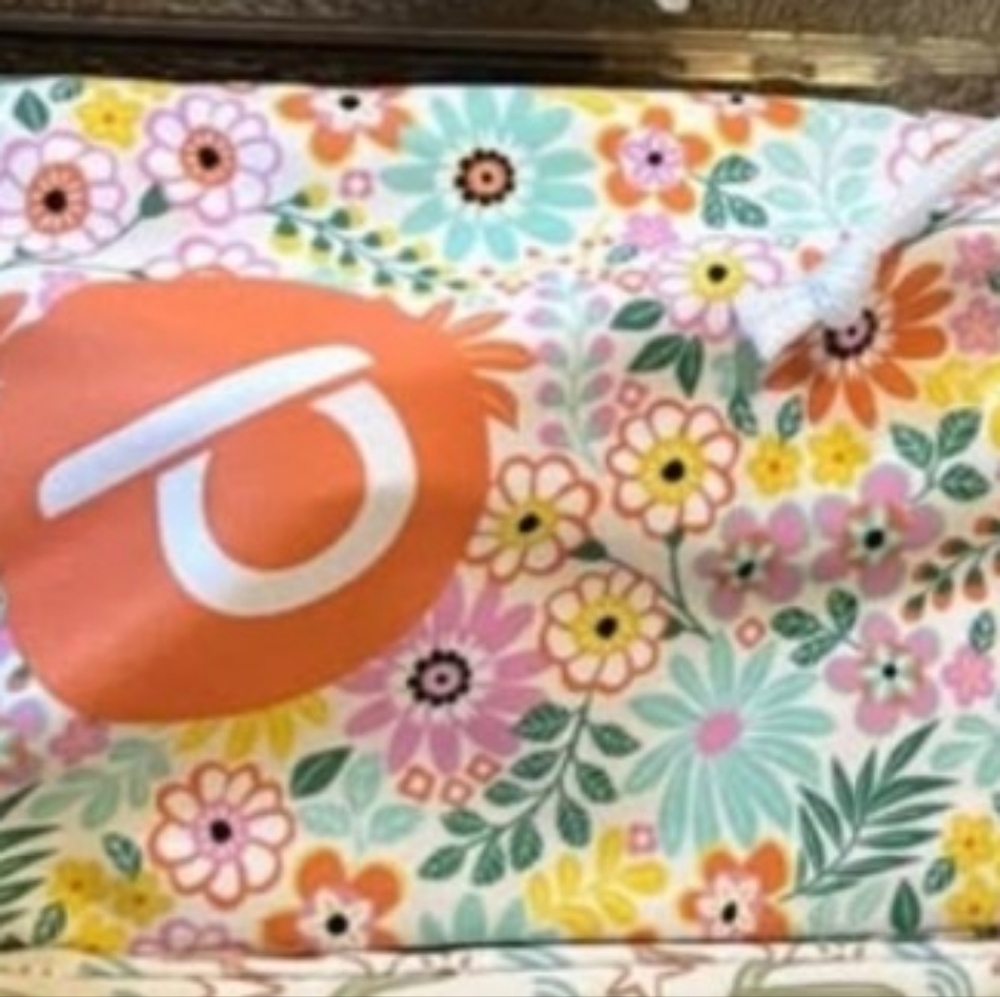 Floral Patterned Loopy Case